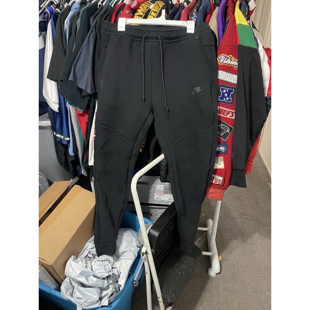 Size L- Nike Men's Tech Fleece Pants Sweatpants Joggers Black